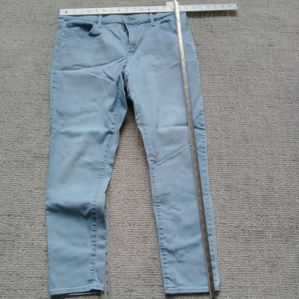 Levi's | Slimming Skinny Jeans | Women’s 32